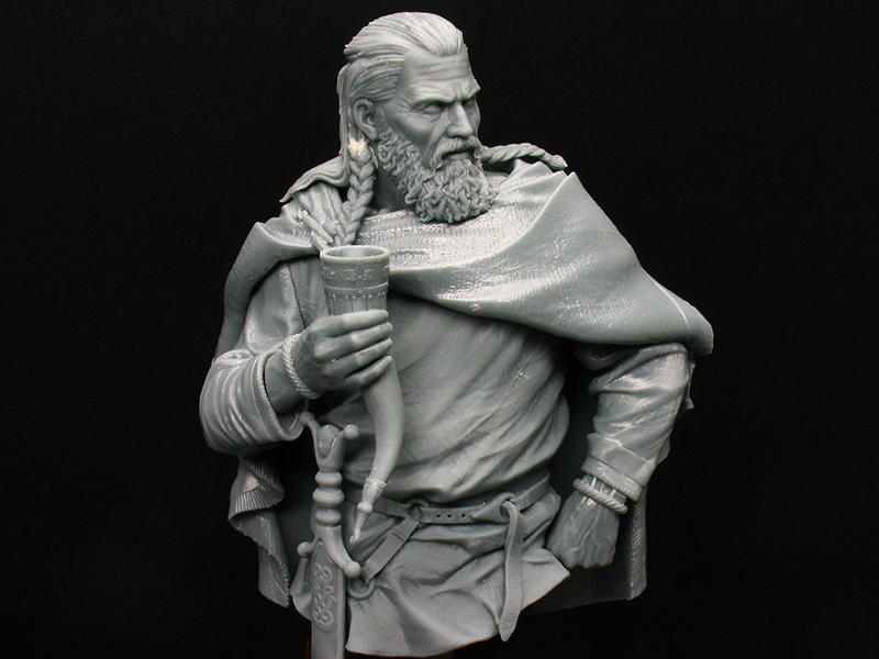 Milan Dufek Miniatures Announces Celtic Chieftain Bust and 75 mm Figure